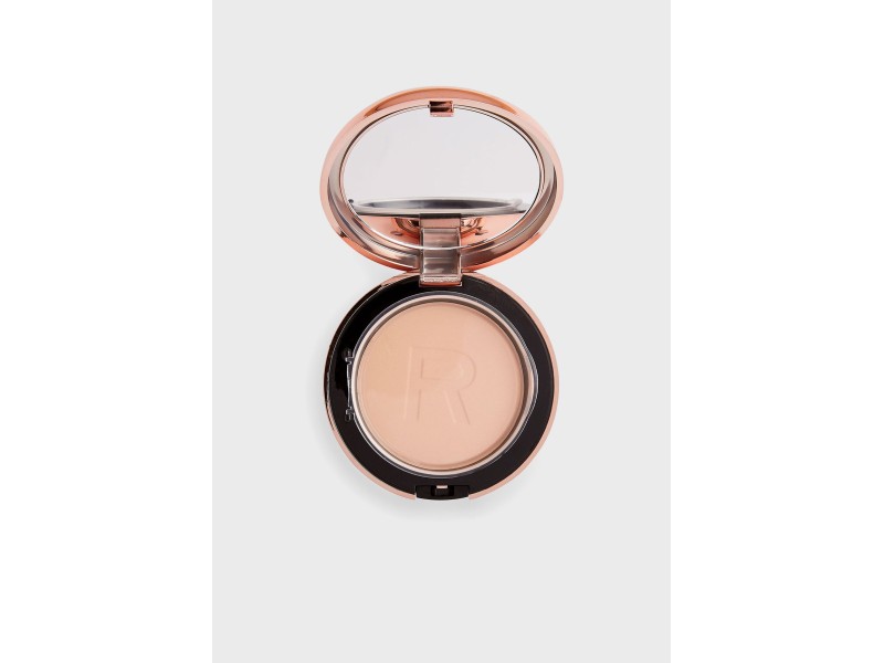 REVOLUTION CONCEAL & DEFINE POWDER FUNDATION P8